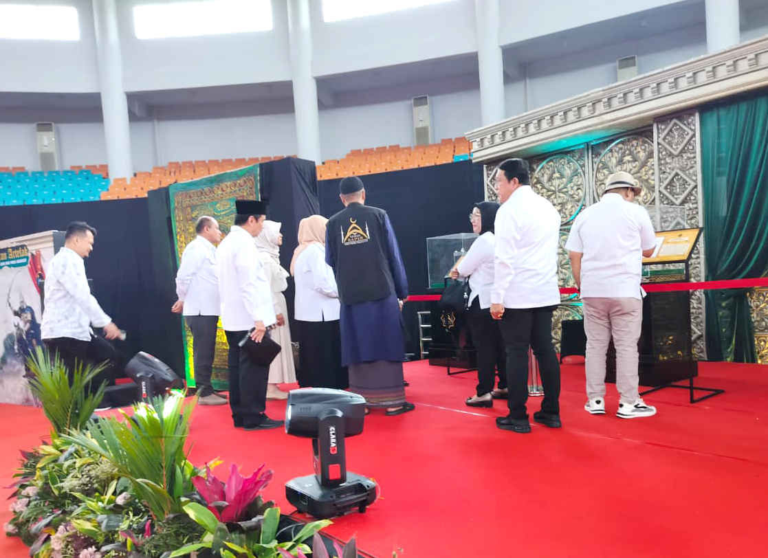 Mengunjungi Pameran Artefak dengan KADIN Kabupaten Bogor